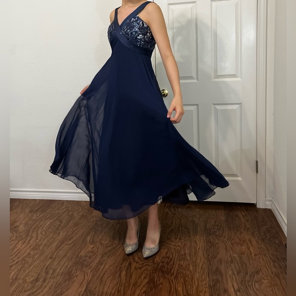 Navy Blue Maxi Dress with Sequin & Beading Detail Size 6 - Picture 1 of 8